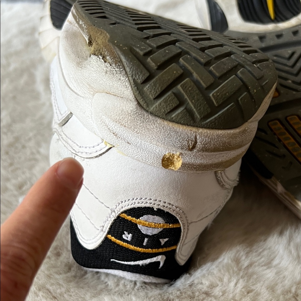 Nike Air Tennis Shoes size 12 - Picture 5 of 9